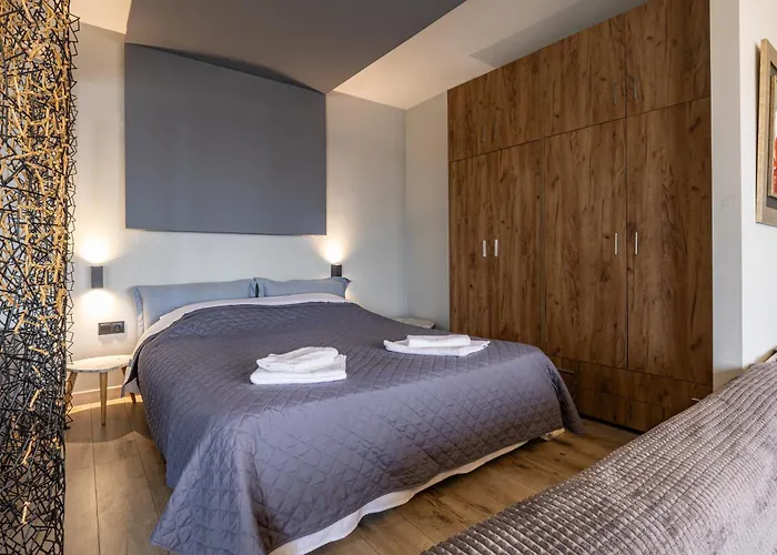 Sea View Apartment *